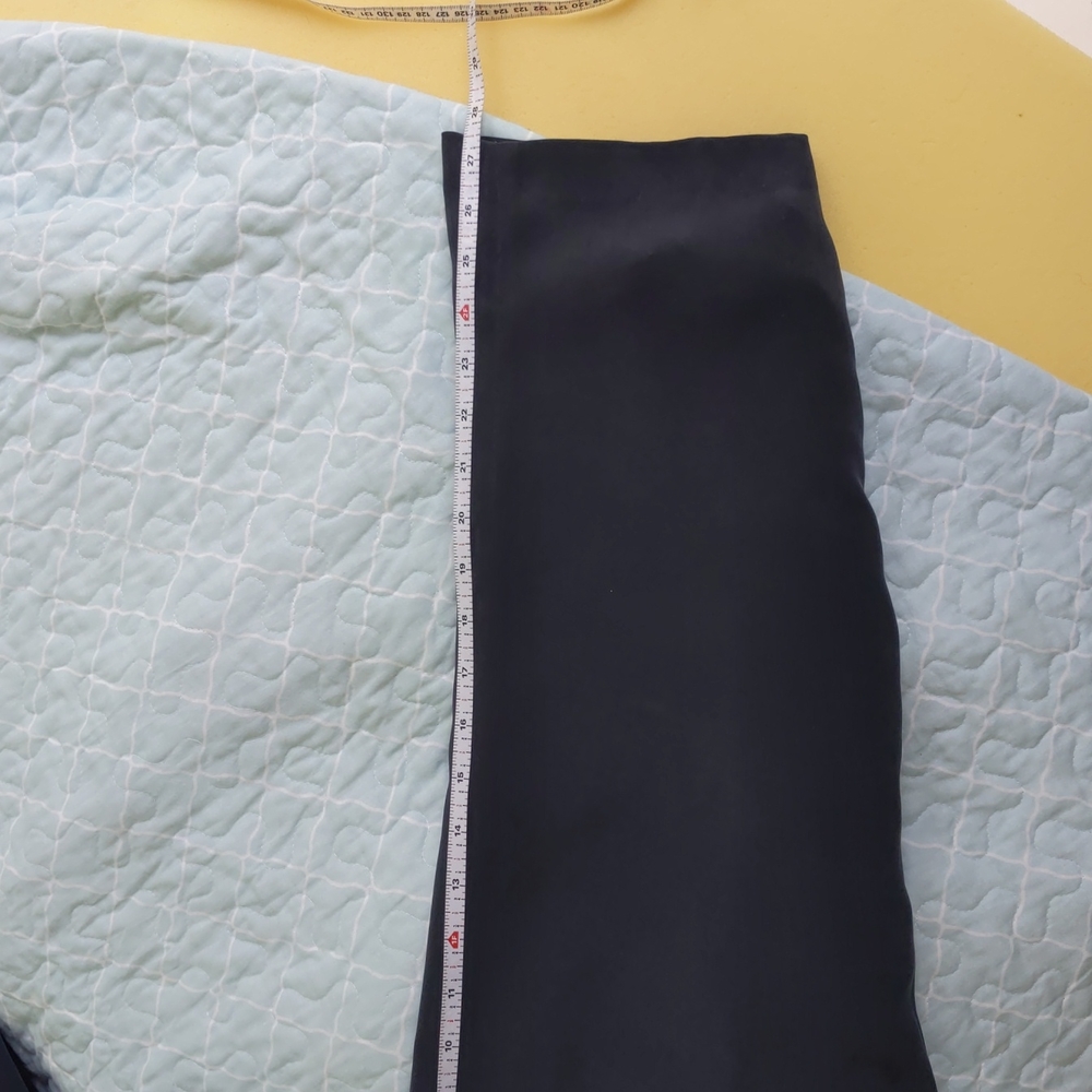 Larry Levine lined silk pant suit nwot. Size 10 petite Very dark navy or black? - Picture 13 of 13